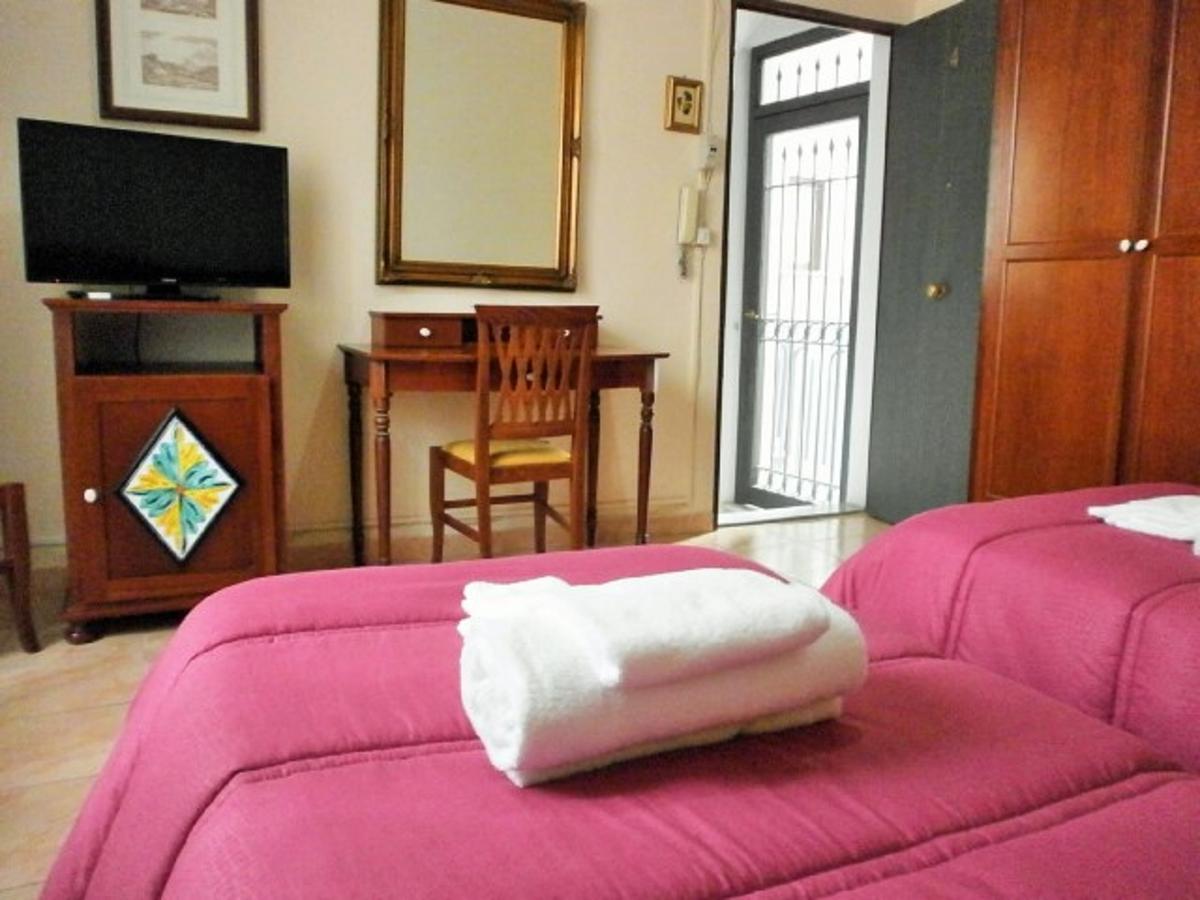 I Cappuccini Rooms Κατάνια Εξωτερικό φωτογραφία